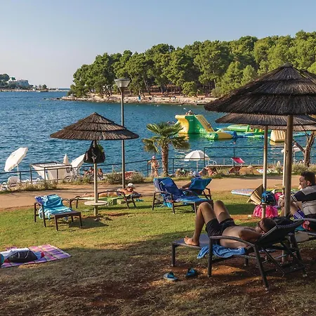Nice Apartment In Porec With Wifi *
