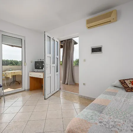 Nice Apartment In Porec With Wifi Apartman *